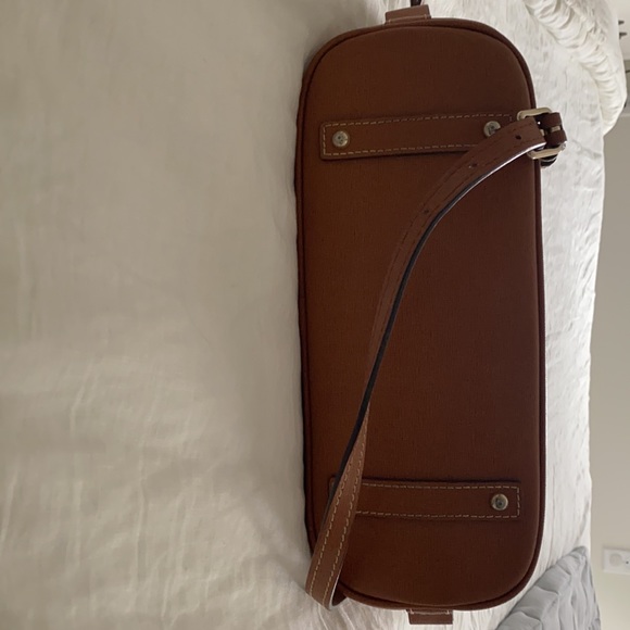 Dooney and Bourke tan leather satchel. - Picture 5 of 16